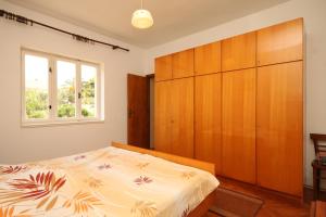 Family friendly seaside apartments Ugljan - 828