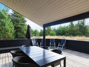 8 person holiday home in Ålbæk-By Traum