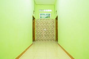 RedDoorz Syariah near Batu Night Spectacular 3