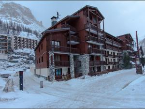 Studio mezzanine cosy au centre de Val-dIsère - FR-1-518-118