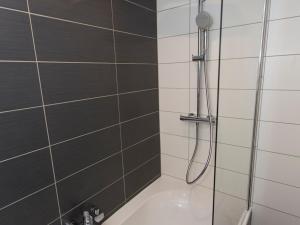 Appartement cosy rénové 2-4 pers au pied des pistes Val-dIsère - FR-1-518-124