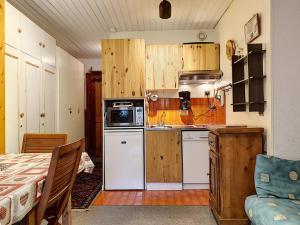 Studio basique 2 pers. au centre de Val-dIsère - FR-1-518-125