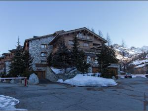 Charmant Appartement au Chatelard, Val-dIsère, Accès Direct aux Pistes, Parking Inclus - FR-1-518-130