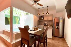 4BR House Old City rooftop jacuzzi AC full Wifi