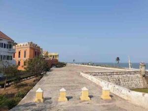 4BR House Old City rooftop jacuzzi AC full Wifi