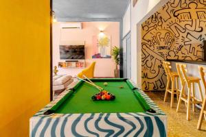 OLD CITY CRAZY LOCATION 4br jacuzzi wifi Ac hottub