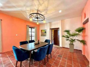 5br COZY HOUSE ROOFTOP POOL AC OLD CITY