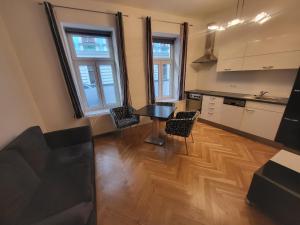 CozyNite Premium Apartment Hundertwasser