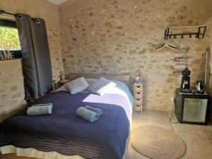 B&B / Chambres d'hotes Bastide Bellugue Maison d'hotes reseau Bienvenue a La Ferme a 3 minutes de Lourmarin : photos des chambres