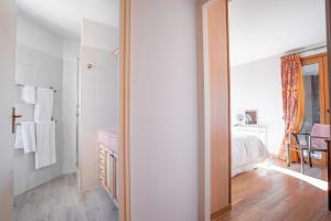 Situation Exceptionnelle Rue D antibes Centre Cannes! by Halldis