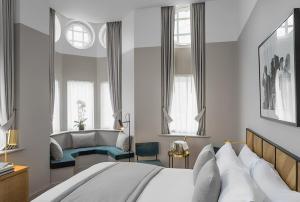 Suite room in Victory House London