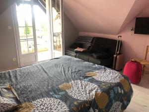 Logement 4 personnes avec piscine intérieure 31 degrés zoo de la FLECHE 24 h du Mans
