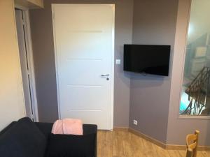 Appartements Logement 4 personnes avec piscine interieure 31 degres zoo de la FLECHE 24 h du Mans : photos des chambres