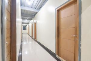 RedDoorz Syariah at Cigadung Raya Street