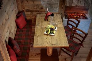 Ski Apartment Francois Hot Tub & Central Location with hotel services