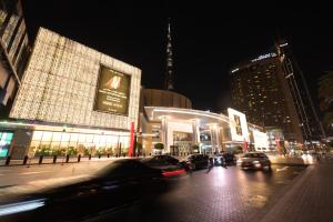 Emaar Fashion Avenue - Formerly Address Dubai Mall Four Apple