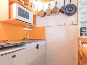 Appartements Studio pour 4 pers a Chantemerle, Serre-Chevalier avec balcon, parking et equipements complets - FR-1-330E-70 : photos des chambres