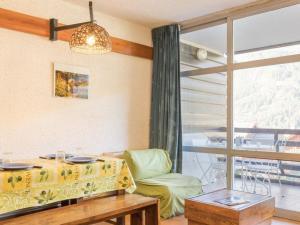 Appartements Studio pour 4 pers a Chantemerle, Serre-Chevalier avec balcon, parking et equipements complets - FR-1-330E-70 : photos des chambres