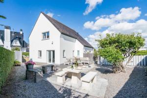 Villa Gamoni - spacious holiday home with garden