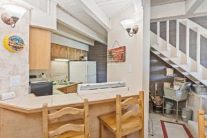 1920 Ski Time Square Drive #114