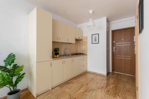 Śliska 10 Prywatne mieszkanie 300m od Dworca Centralnego oraz metra ONZ Samodzielne Zameldowanie! Self Check-in System!