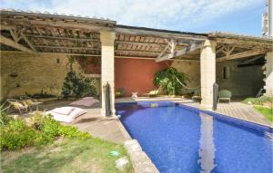 Maisons de vacances Stunning home in Aigues-Vives with Outdoor swimming pool, 6 Bedrooms and WiFi : photos des chambres