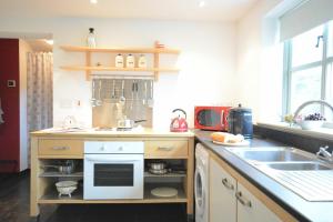 1 Grange Cottages, Westleton