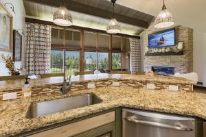 Tamarron Gambel Oak 740