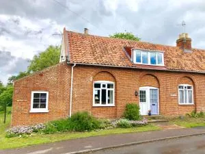 1 Tunns Cottages, Rushmere, nr Beccles - 贝克尔斯