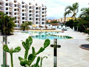 Luxury San Marino apartment & pool view