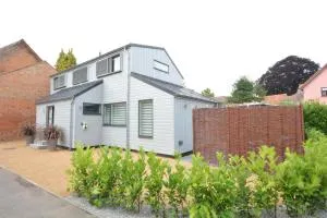 Bramertons Nest, Long Melford - Middleton