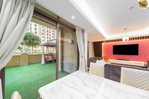 Elan Suites 5-Bedroom Beach Villa