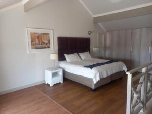 Mount Royal 29 - Large 1 bed with balcony