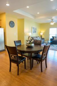 3BR 2BA, King Beds, Full Kitchen, Gulf Coast -H-