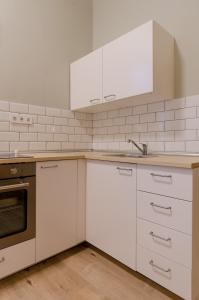 Cosy Studio In Party District AK20S