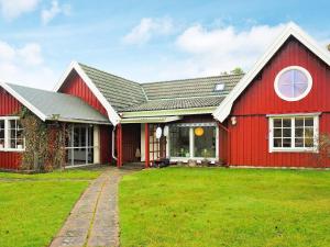 6 person holiday home in LAHOLM