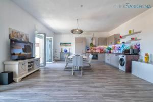 Tudor Flat sea view with WiFi unlimited, next to the sea