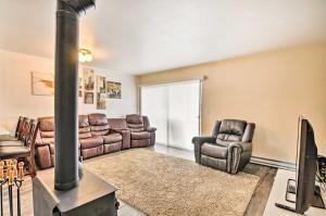 Near Lake Granby Grand Lake Townhome with Views