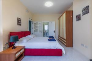 Fantastic 3 Bedroom Duplex Penthouse with Terrace