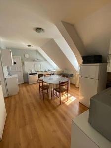 Appartement 4-6 personnes calme proche centre-ville SLT