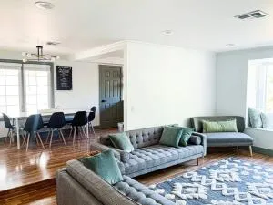 Riverwalk Retreat: Spacious, Hot tub, near Autzen - Vida