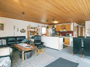 6 person holiday home in Læsø