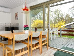 6 person holiday home in Glesborg