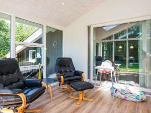6 person holiday home in Tarm-By Traum