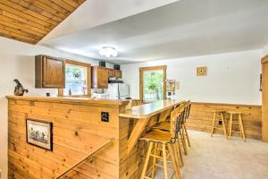 Cozy North Conway Home Walk to Slopes and Dtwn