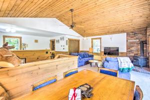 Cozy North Conway Home Walk to Slopes and Dtwn