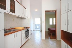 Apartments by the sea Banj, Pasman - 8242