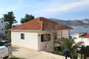 Apartments by the sea Okrug Gornji, Ciovo - 8663