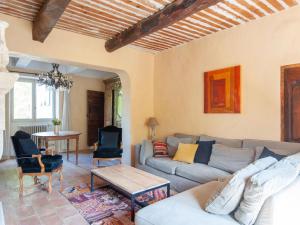 Villas Nice holiday home in the Lub ron with private pool and views : photos des chambres