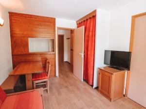 Studio cabine 4 personnes, proche pistes, balcon, animaux acceptés - FR-1-502-421